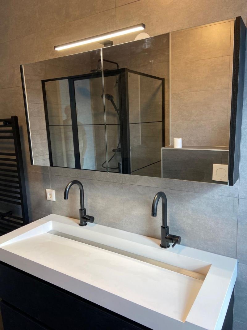 Badkamerrenovatie – afwerking (24)