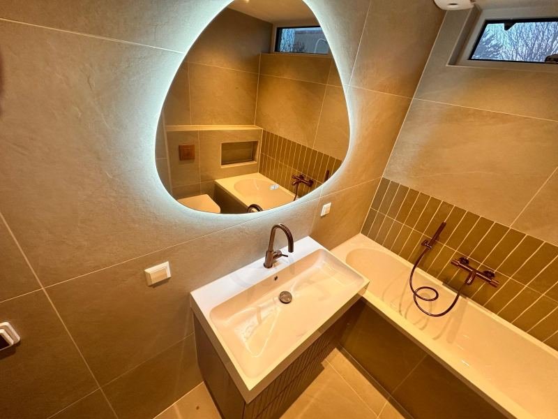 Badkamerrenovatie – afwerking (18)