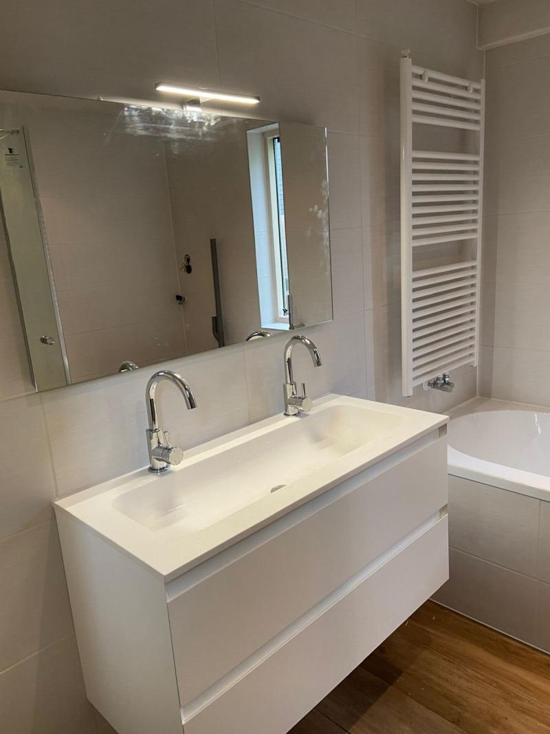 Badkamerrenovatie – afwerking (10)