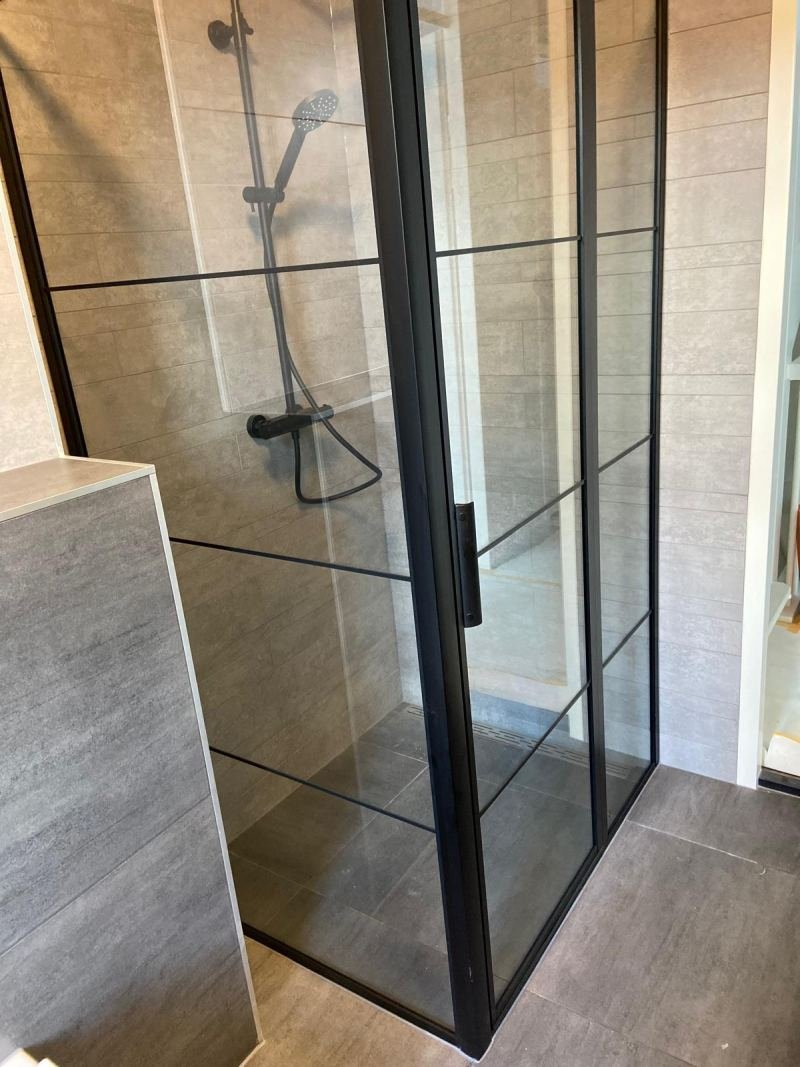 Badkamerrenovatie – afwerking (2)